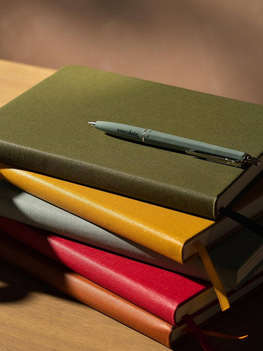 The Daily Planner - Hardcover with Library Buckram Cover: Evergreen