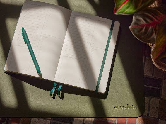 The Daily Planner - Hardcover with Library Buckram Cover: Evergreen